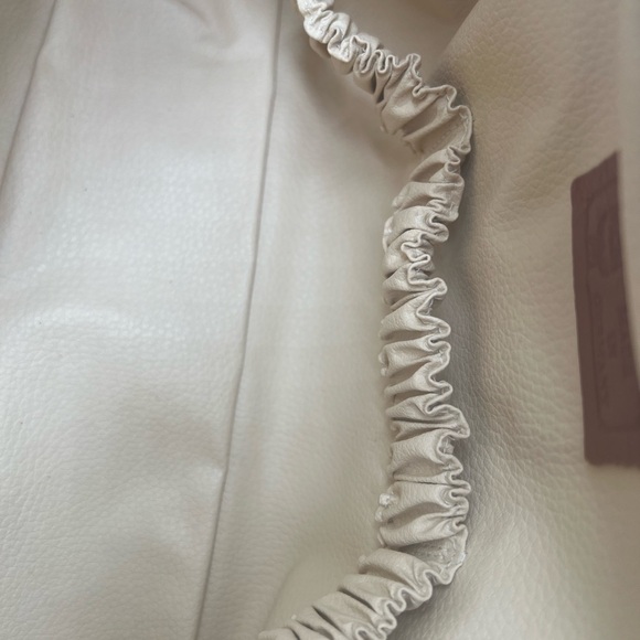 🔥MCM authentic like new travel/ toiletry bag visetos cognac.. super clean🔥 - Picture 5 of 13